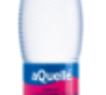 aQuellé Strawberry Flavoured Sparkling Water 500ml